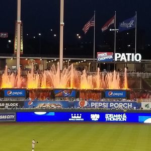 Meet your Posher, Robin hook